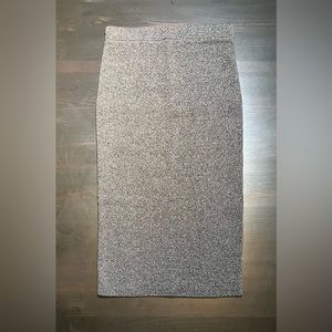 Pencil skirt from Icône (Simons), long stretchy fabric.